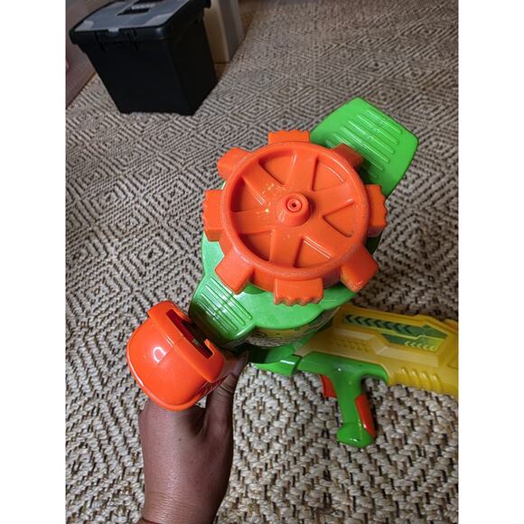 NEW Buzz Bee Toys Water Warriors Air Pressure Gun Water Blaster Outlaw - Picture 9 of 16